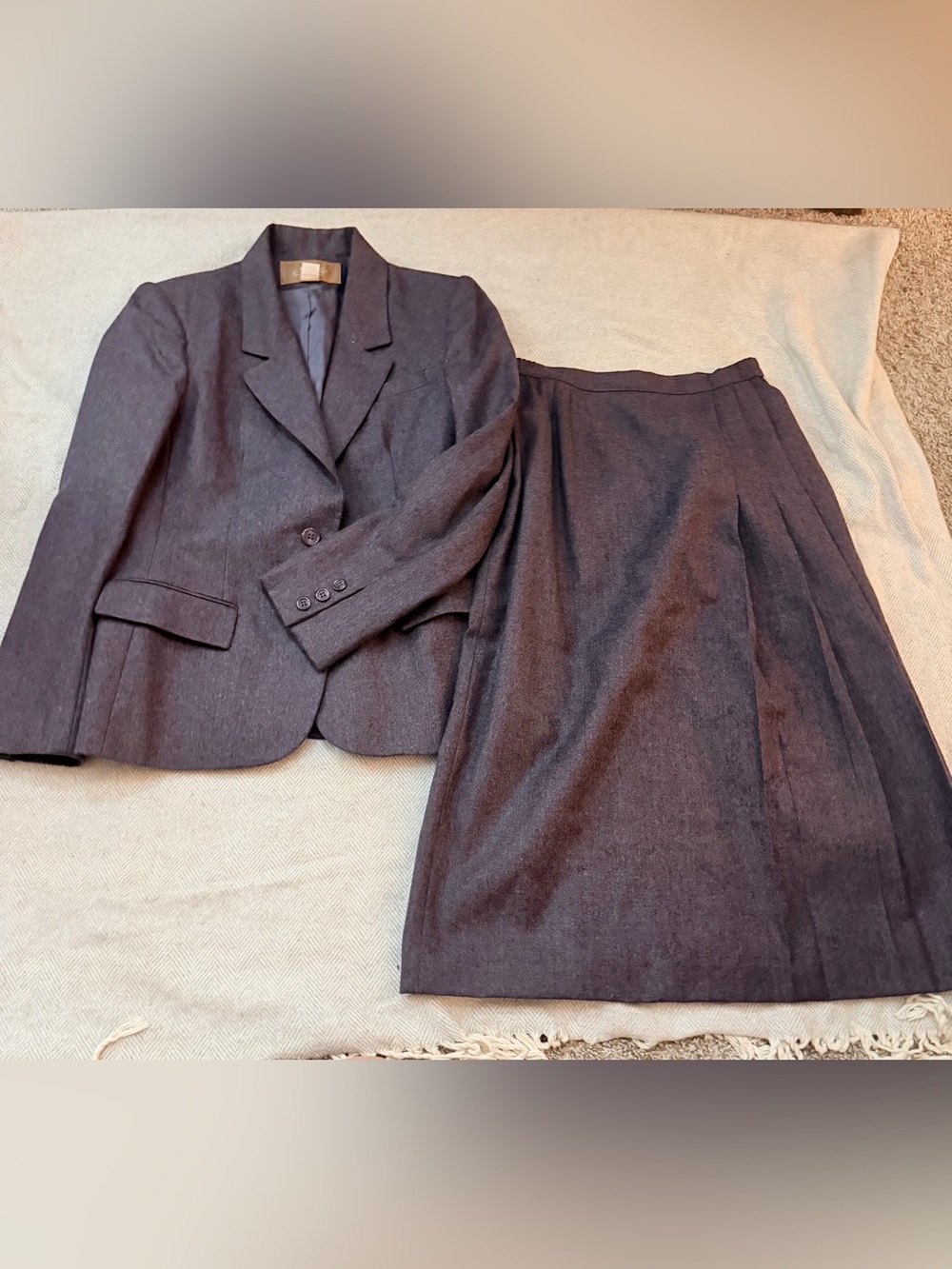 Vintage Saville Women Lined 100% Wool 2pc Skirt Suit Set Notch Lapel Size 8 VTG